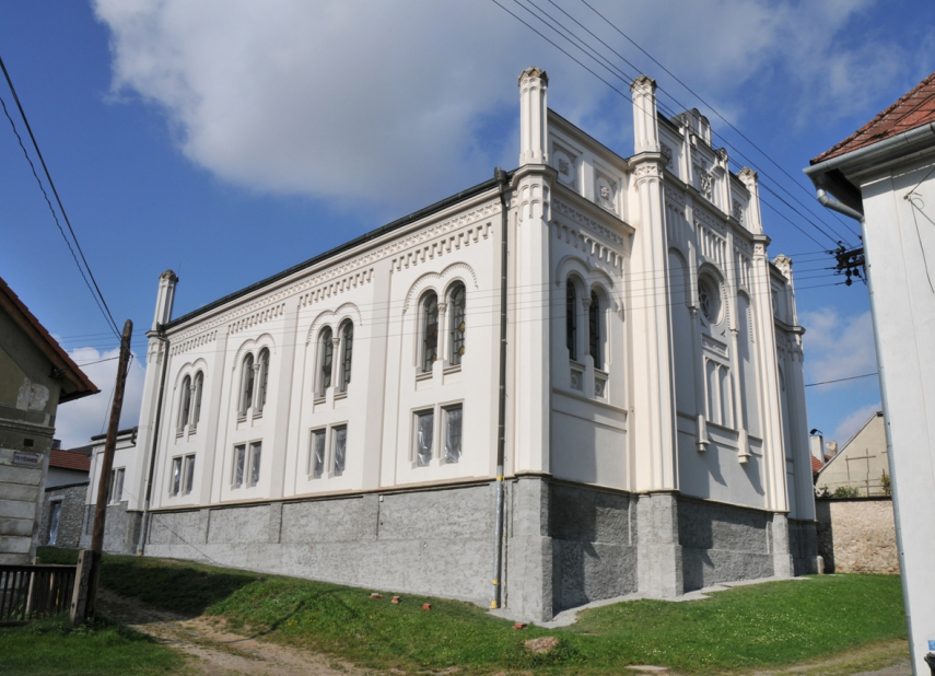 GOLČŮV JENÍKOV SYNAGOGUE