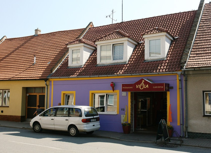 RESTAURACE VIOLA