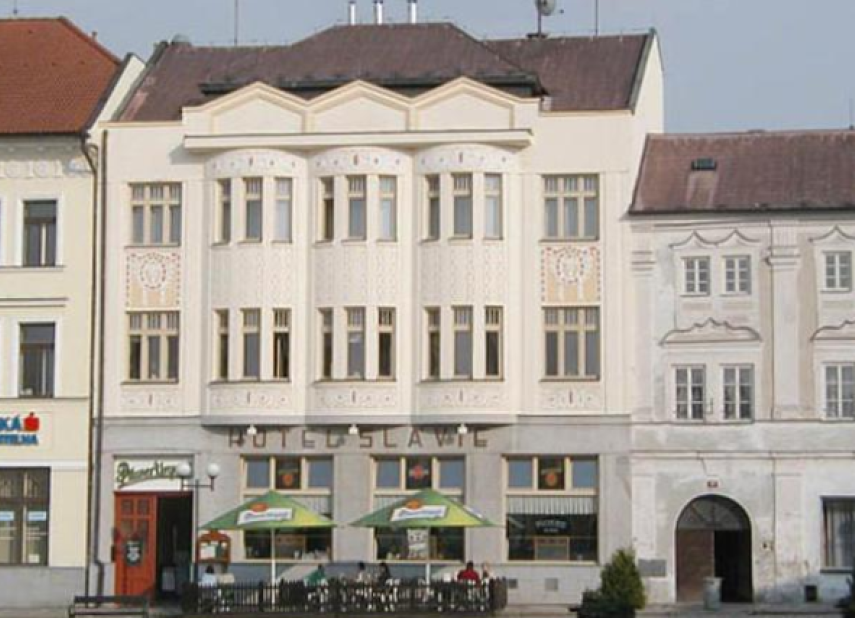 RESTAURACE HOTELU SLÁVIE