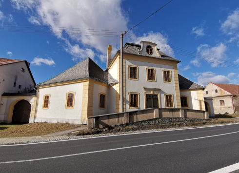 HERRSCHAFTLICHE WIRTSCHAFT UND HOF IN OSTROV NAD OSLAVOU