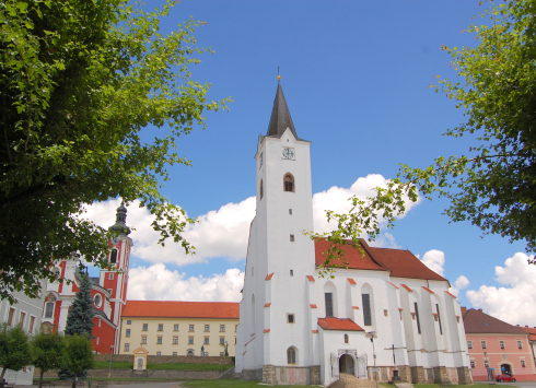 Děkanský chrám sv. archanděla Michaela Pacov