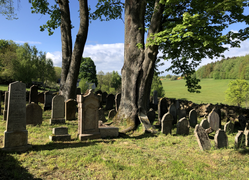 VĚTRNÝ JENÍKOV JEWISH CEMETERY