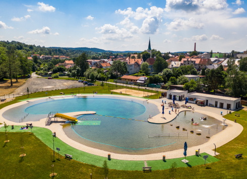 Vodní radovánky v průzračné vodě biotopu Malvíny