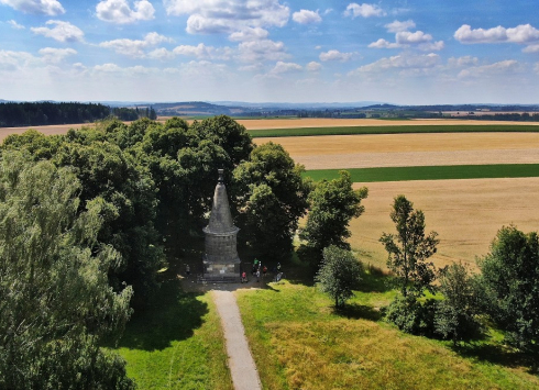 Žižkovo pole – Žižkova mohyla