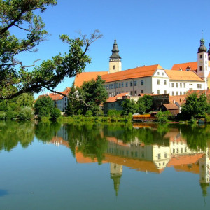 Pohled na bývalou jezuitskou kolej v Telči